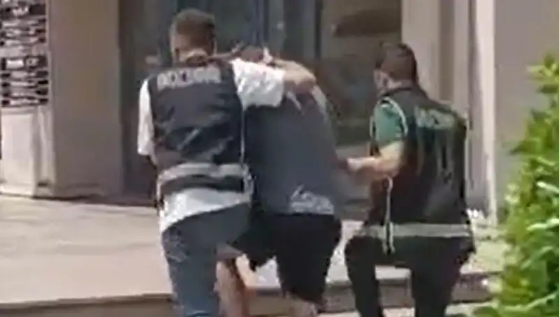 Sahte Dolarla Alışveriş Yapan Turist Sınır Dışı Edildi: Detaylar İşte Burada!