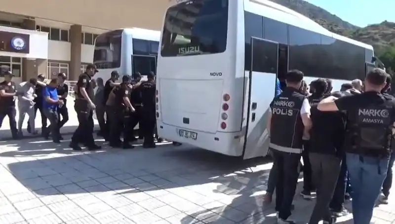 Amasya'da Dev Uyuşturucu Operasyonu: 13 Kişi Tutuklandı!