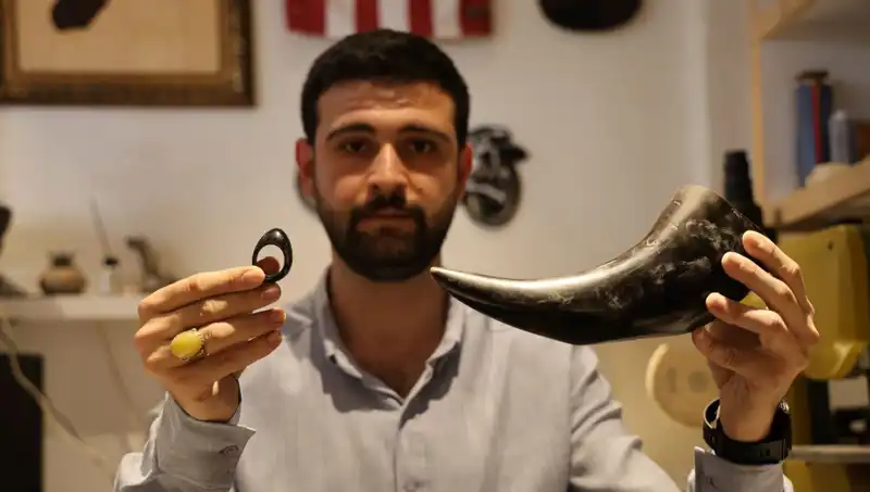 Türk Savaşçıların Sıradışı Ekipmanı: Manda Boynuzu Kullanımı Neden Önemli?