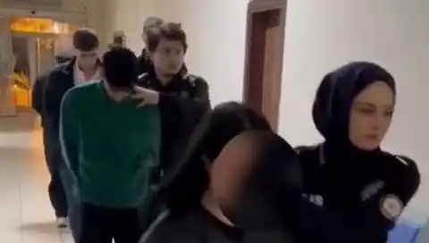Silahla Telefon Gasp Eden 5 Şahıs Kıskıvrak Yakalandı: Olayın Detayları Şaşırtıyor