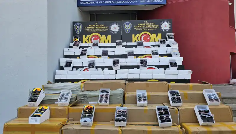 Adana'da Rekor Sayıda Kaçak Güneş Gözlüğü Ele Geçirildi