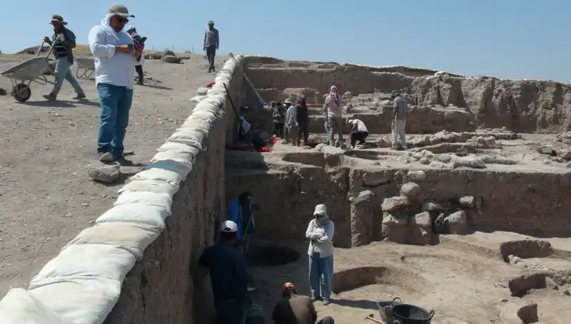 Kilis'te Oylum Höyük'te Kazılar Sıcak Havaya Rağmen Devam Ediyor!