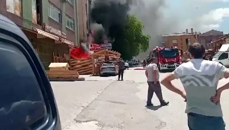 Ankara’da Yangın Fırtınası: İş Yerleri Küllere Döndü