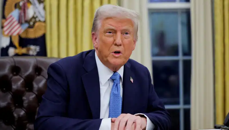 Trump’tan Çarpıcı Açıklama: İran Petrolü Alan Ülkelere Yaptırım Uyarısı!