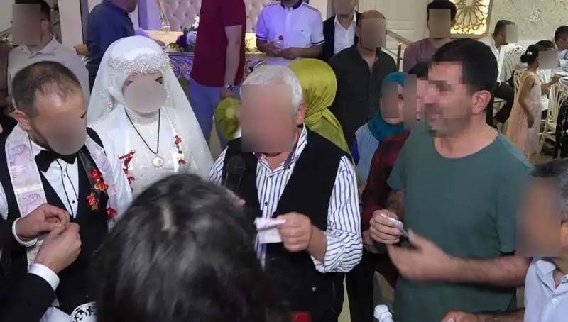 Davetsiz Düğün Konu Olunca Pasta ve Takılar Çalındı