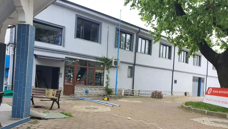 Tabela Takarken 3 Metreden Düşen İşçi Hayatta Kalmayı Başardı