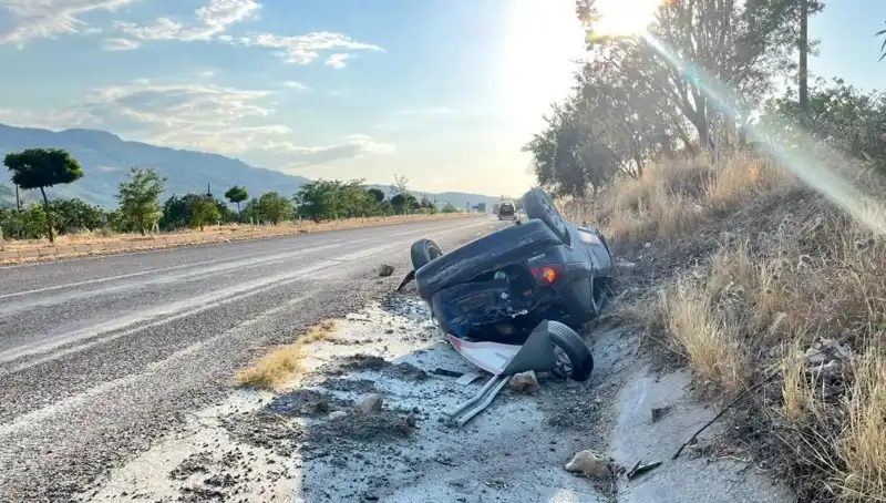 Adıyaman’da Feci Kaza: Otomobil Takla Attı, Yaralılar Hastaneye Sevk Edildi