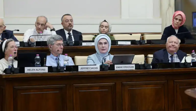 Emine Erdoğan, Vatikan'da "Dünya 5'ten Büyüktür" Mesajını Vurguladı