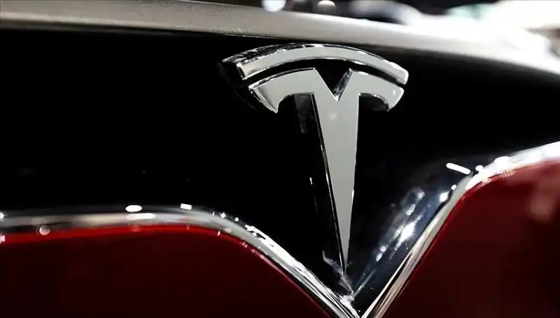 Tesla’da Ucuz Model Tartışması Sürüyor: HW3 Sahipleri Neden FSD Bekliyor?