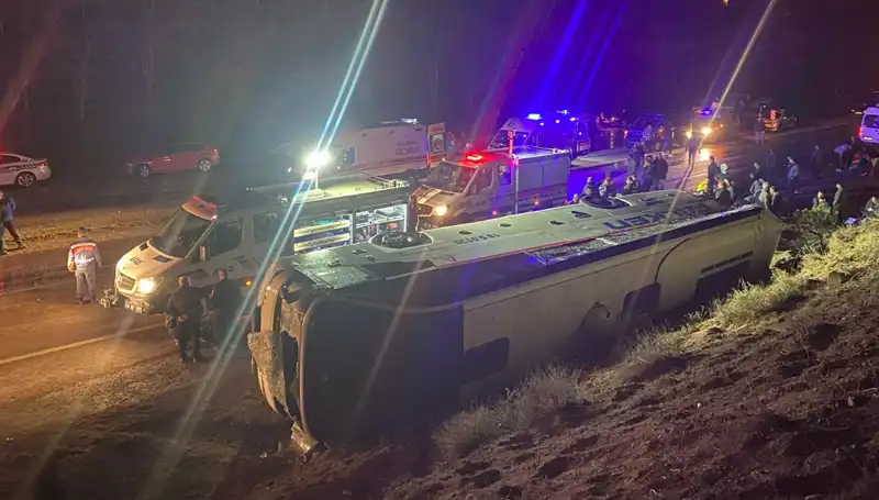 İşçi Servisi Kaza Yaptı: 23 Yaralı, Olayın Nedeni Belirsiz