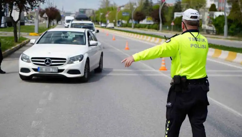 2025'te Trafik Cezalarında Şok Artış: Yeni Düzenlemeler Neler Getiriyor?