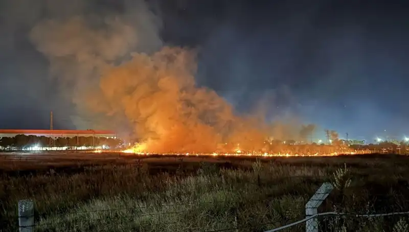 İzmir’de Gece Yarısı Yangın: Korkutan Patlama ve Yangın Paniği