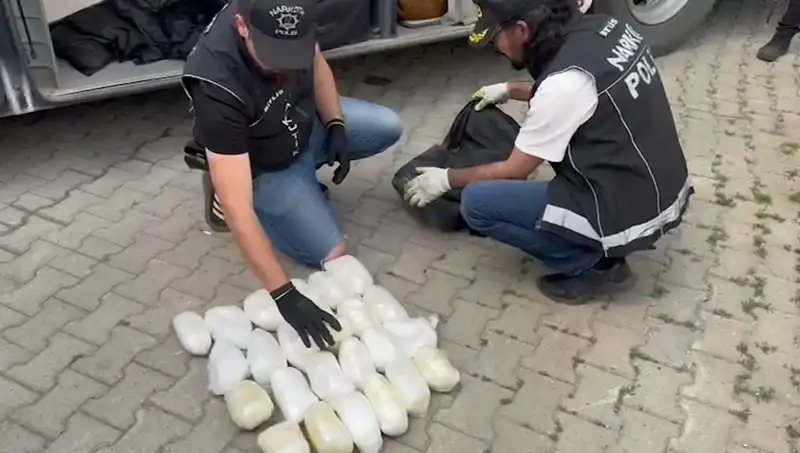 Yolcunun Valizinde 13 Kilo Metamfetamin Bulundu, Olay Şok Etti!