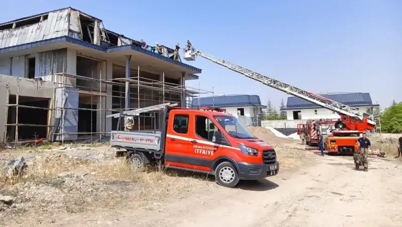 Gölbaşı'nda Villaları Tehdit Eden Yangın Korkuttu