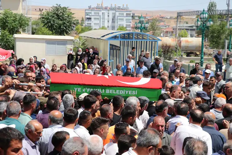 MHP’li Belediye Başkanı Son Yolculuğuna Uğurlandı, Yüzlerce Seveni Katıldı