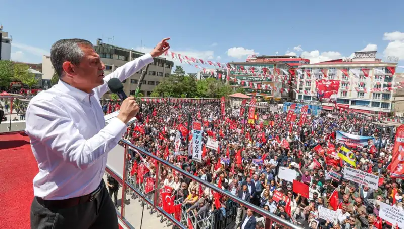 Özgür Özel, Terör Örgütü İçin Silah Bırakmayı Destekliyor: Ne Anlama Geliyor?