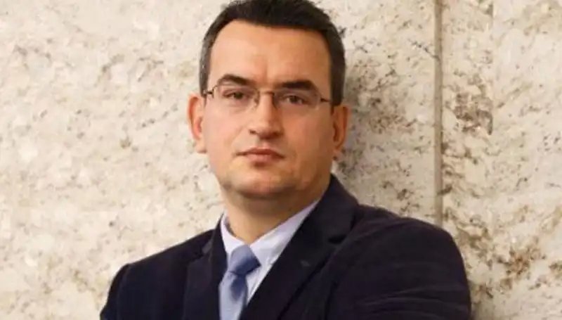 Metin Gürcan: DEVA Partisi'nin Kurucu Üyesi ve Siyasi Geleceği