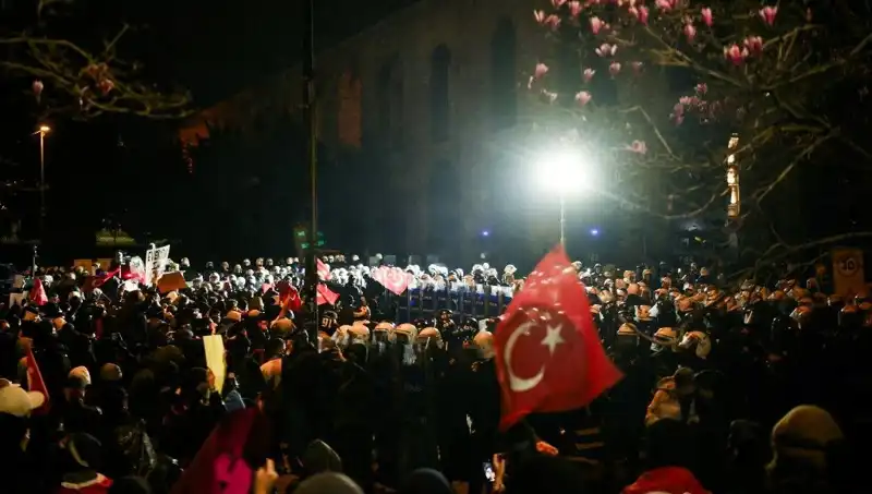Gösteri Takibindeki Gazetecilerin Tutuklanması: Tahliye Sürecinin Ardındaki Gerçekler