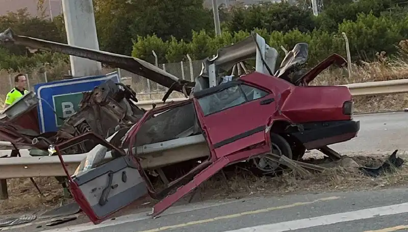 Hurdaya Dönüşen Araçtan Fırlayarak Hayatını Kaybetti