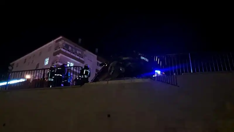 Kontrolden Çıkan Araç Bariyere Çarptı, Tüyler Ürperten Kaza Anı