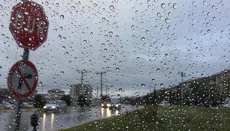 Meteoroloji 20 İlde Sıcaklık Düşüşü ve Sağanak Yağış Uyarısında Bulundu