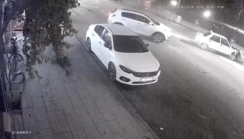 Yayalara Yol Vermek İstedi, Trafikte Feci Kaza Meydana Geldi