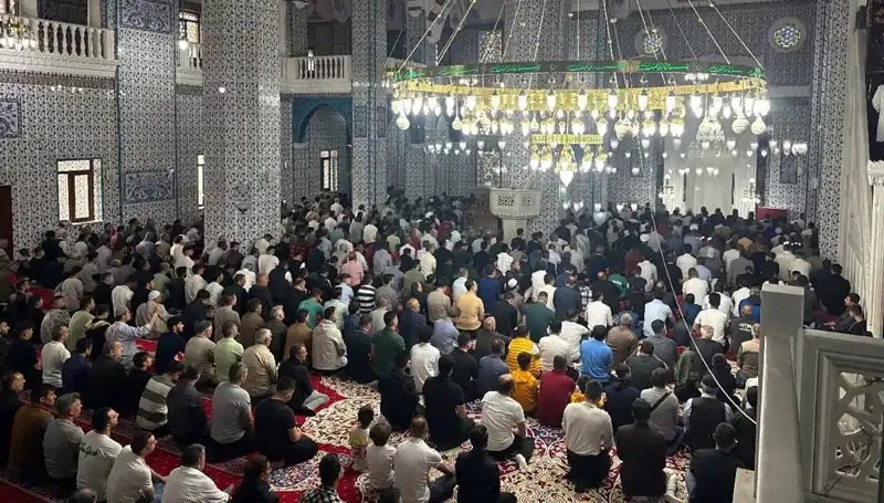 Iğdır'da Bayram Namazı Coşkusu: İlk Kıldırılan İbadet