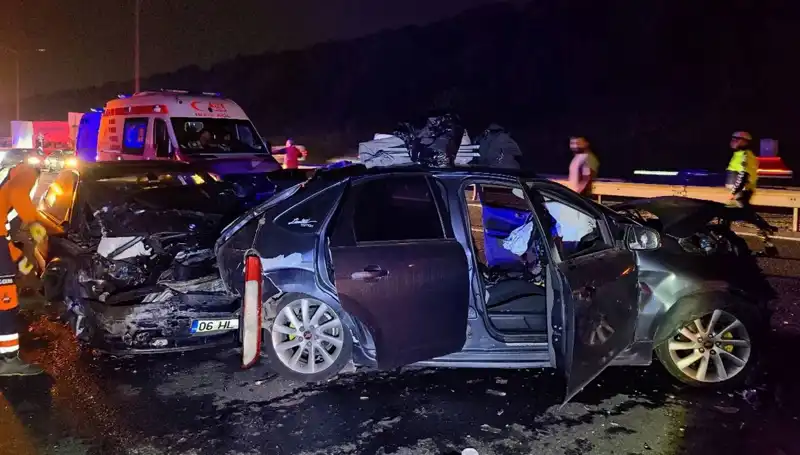 TEM Otoyolu'nda Zincirleme Kaza: 7 Yaralı, Trafik Durma Noktasına Geldi