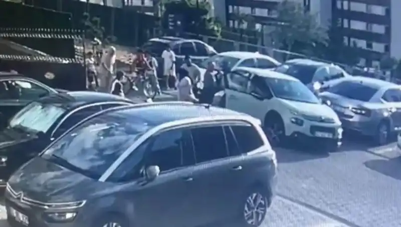 Eşini ve Yakınlarını Araba ile Ezerek Hayatını Değiştiren Adam!