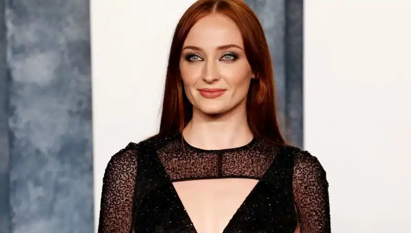 Game of Thrones Yıldızı Sophie Turner, Hakkında Yapılan Yorumları Sert Bir Şekilde Yanıtladı